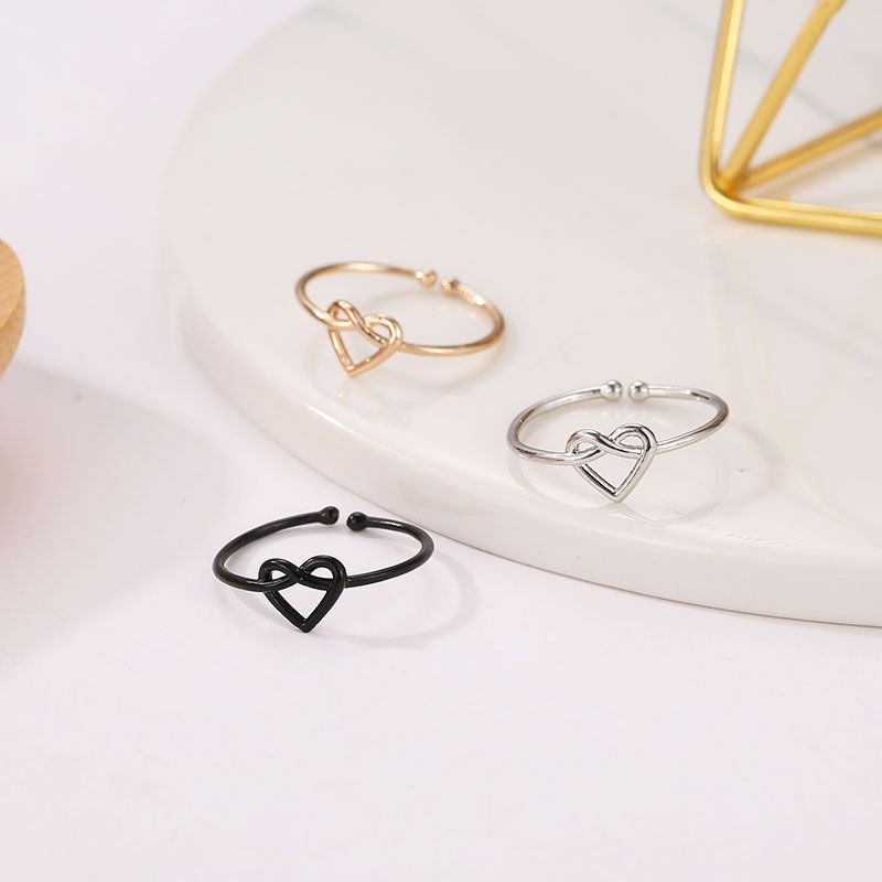 Szív alakú, ezüstszínű, állítható fonott gyűrű