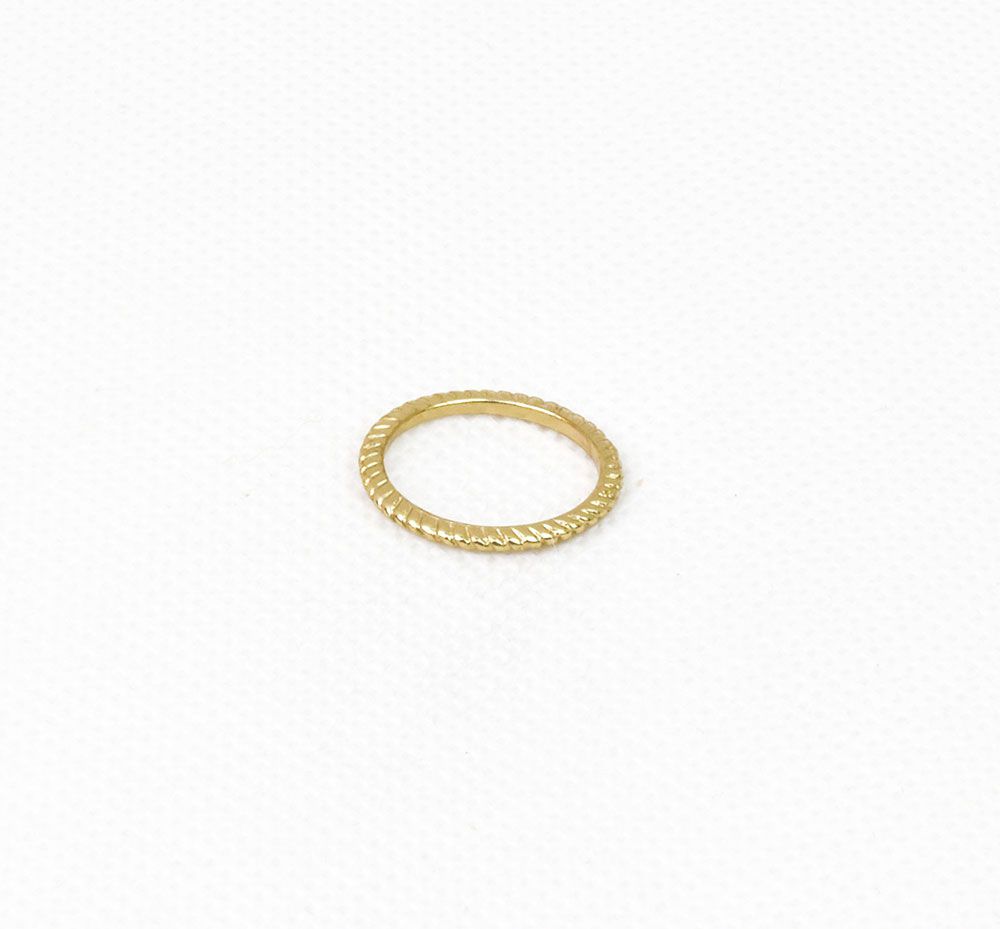 Barázdált mintázatú karikagyűrű